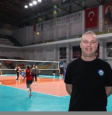 nilufer-belediyesporu-play-off-heyecani-sardi.jpg