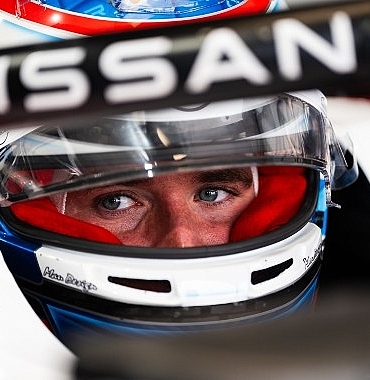nissan-formula-e-takimindan-oliver-rowland-berlin-e-prixde-formula-e-dunya-sampiyonlugunu-ilan-etti.jpg