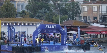 oral-b-istanbul-bogazici-triatlonu-6-kez-iki-kitayi-bulusturacak.jpg
