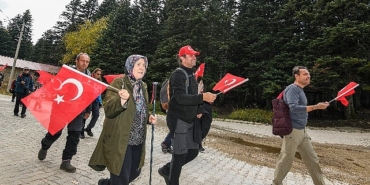 Osmangazi Belediyesi’nden Uludağ’da Cumhuriyet Yürüyüşü