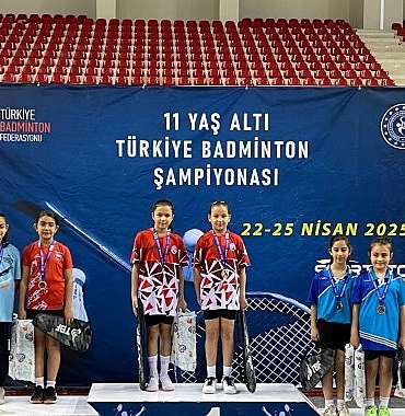 osmangazi-belediyesporun-genc-badmintonculari-goz-doldurdu.jpg