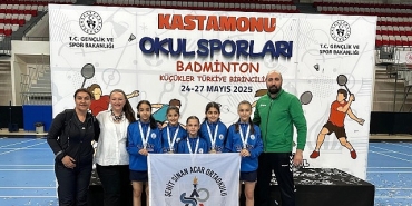 osmangazili-badmintonculardan-namaglup-sampiyonluk.jpg