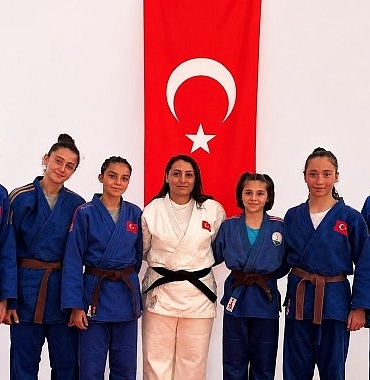osmangazinin-milli-judoculari-avrupa-kupasinda.jpg