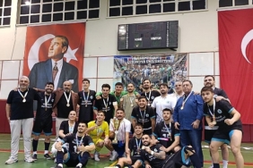 pes-etmediler-sampiyon-oldular.jpg