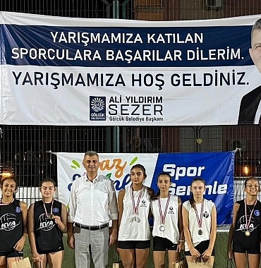 plaj-voleybolunda-minik-sporculardan-buyuk-mucadele.jpg