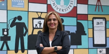 prof-dr-gul-esra-atalay-dijital-dunyada-da-insan-kalmayi-ogrenmemiz-gerekiyor.jpg