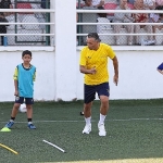 profesyonel-futbolcular-gelecegin-yildizlarina-hocalik-yapti.jpg