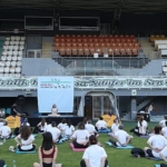 saglikli-yaslanma-icin-yoga-yaptilar.jpg