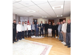 sampiyon-golcukspor-kupasiyla-baskan-buyukakina-geldi.jpg