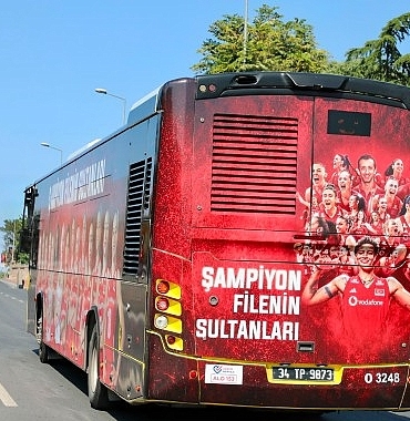 sampiyonlar-iett-ile-istanbulda.jpg