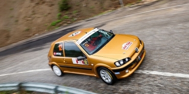 saricakayada-yagisli-hava-suruculeri-zorladi.jpg
