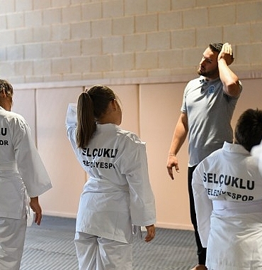 selcukluda-yaz-spor-okullari-basladi.jpg