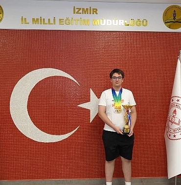 singapurdan-izmire-dunya-ikinciligi-gururu.jpg