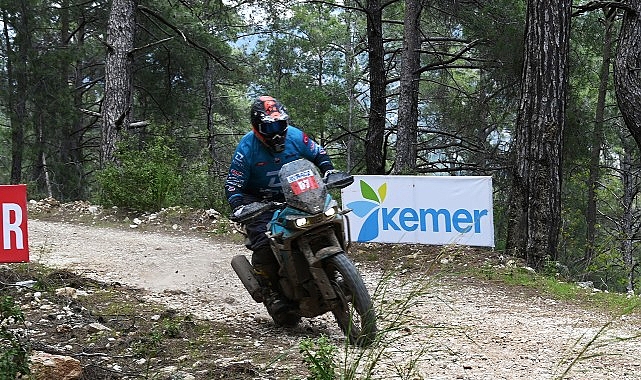 sky-adventure-motosiklet-yarislari-kemerde-basladi.jpg