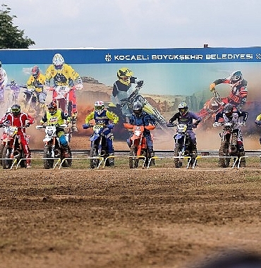 super-enduroda-kupalar-sahiplerini-buldu.jpg