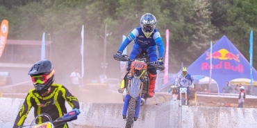 super-enduroda-start-baskan-buyukakindan.jpg