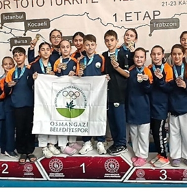 turkiye-yildizlar-liginde-madalyalar-osmangaziye-yagdi.jpg