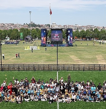 uefa-ve-disneyden-play-games-hamlesi-gelecegin-kadin-sampiyonlar-ligi-yildizlari-yetisiyor.jpg