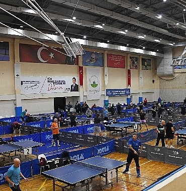 ulusal-bursa-veteran-masa-tenisi-turnuvasi-basladi.jpg