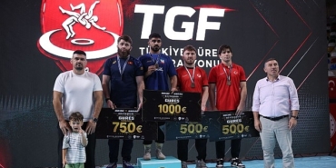 uluslararasi-gures-turnuvasinda-ilk-gun-tamamlandi.jpg