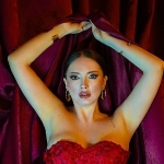 yerli-ve-milli-adele-feyruz-baris-sahnede-firtina-gibi.jpg