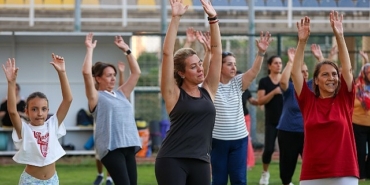 zumba-ve-pilates-dersleri-simdi-buca-arena-stadinda.jpg